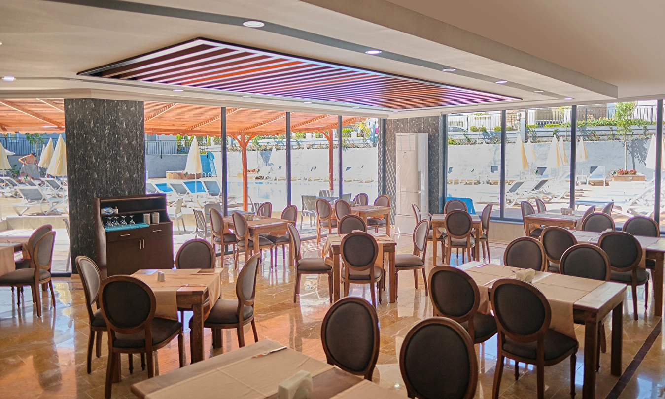 Clover Magic Park Side