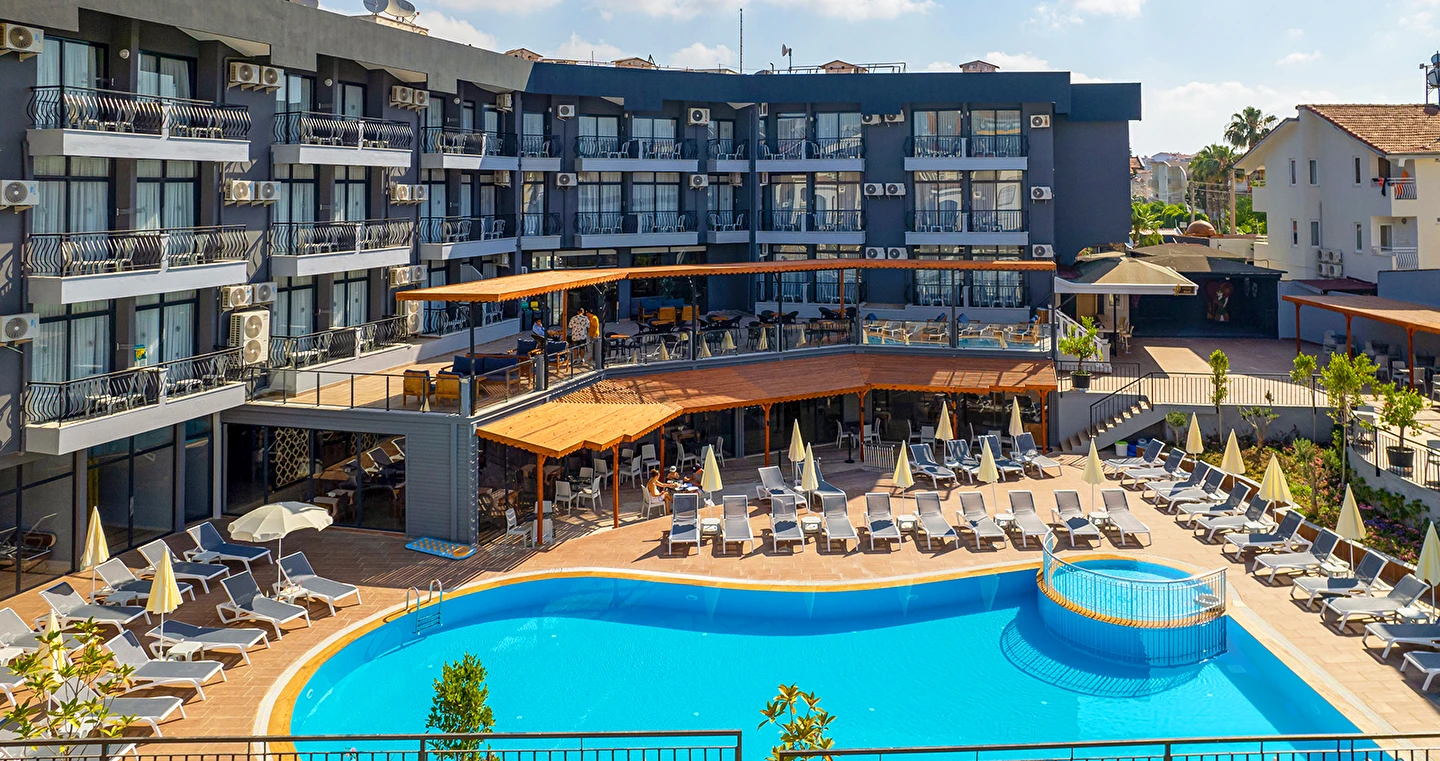 Clover Magic Park Side