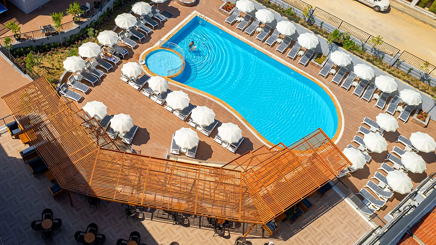 Clover Magic Park Side